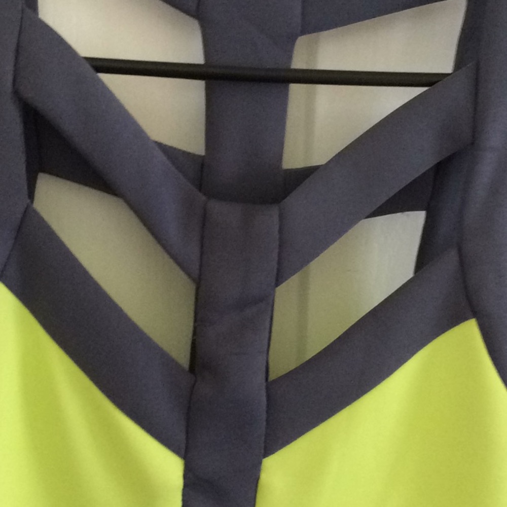 Dress - Picture 4 of 4